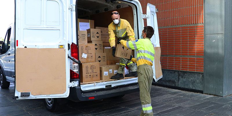 La Junta mantiene la distribución de equipos de protección para los profesionales sanitarios con un nuevo envío de superior a los 408.000 artículos