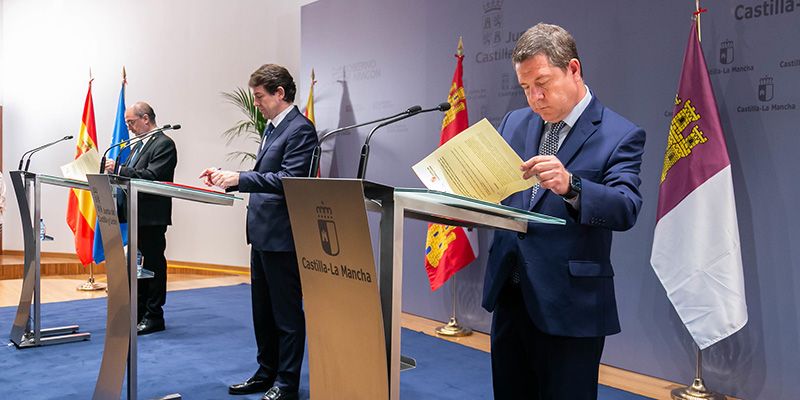 Page firma junto a los presidentes de Castilla y León y Aragón la petición de ayudas especiales para Teruel, Cuenca y Soria