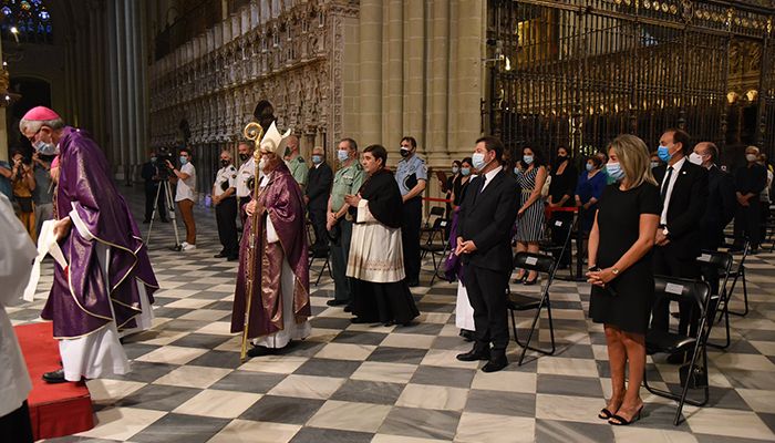 Page recuerda a los fallecidos, víctimas de la Covid, y agradece el trabajo de “aquellos que siguen en la batalla contra el virus”