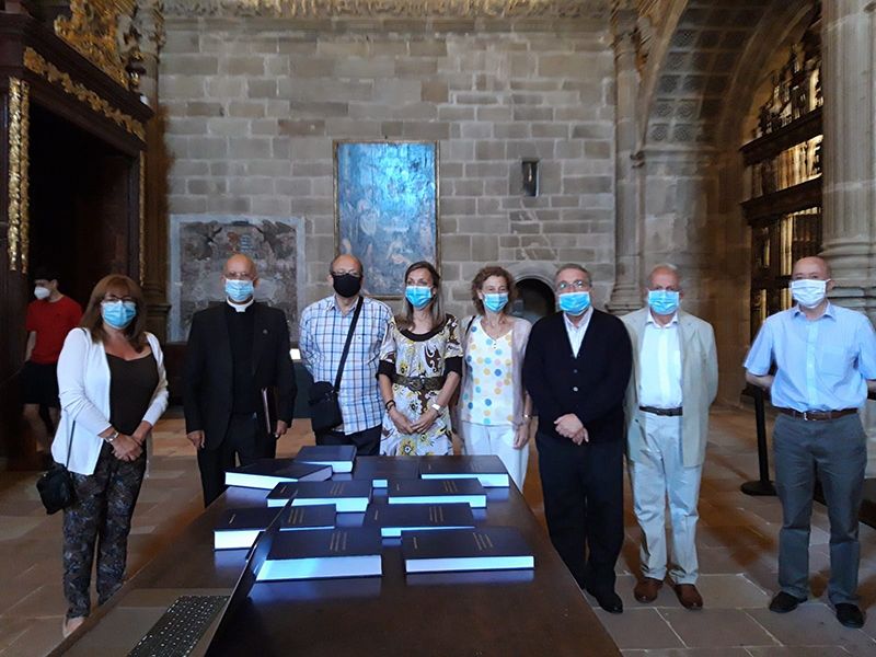 Patxi García Garmilla hace entrega al Cabildo de su investigación musical acerca de Francisco Corral y Alejo Martínez