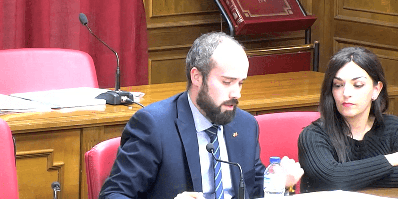 VOX presenta dos mociones en Azuqueca para crear una comisión de comercio local y un banco municipal de libros de texto 1 VOX presenta dos mociones en Azuqueca para crear una comisión de comercio local y un banco municipal de libros de texto