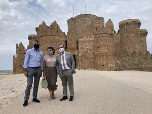 Bellido destaca en Belmonte el tirón turístico de los pueblos de la región este verano, con un modelo de “turismo limpio y responsable”