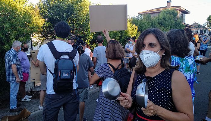 CONTIGO El Casar-Mesones propone al Ayuntamiento medidas contra la ocupación ilegal y reclama unidad de acción al equipo de gobierno 1 CONTIGO El Casar-Mesones propone al Ayuntamiento me-didas contra la ocupación ilegal y reclama unidad de acción al equipo de gobierno