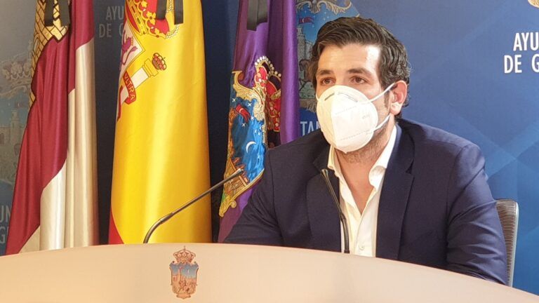 El Grupo Popular pide a Rojo que cumpla su promesa de eximir a los bares y restaurantes del pago de la tasa por terraza