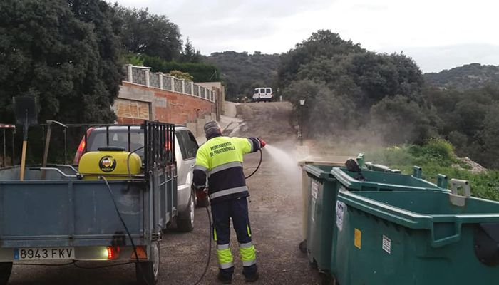 El Ayuntamiento de Fuentenovilla continúa la desinfección de viario público, edificios municipales y comercios 1 El Ayuntamiento de Fuentenovilla continúa la desinfección de viario público, edificios municipales y comercios