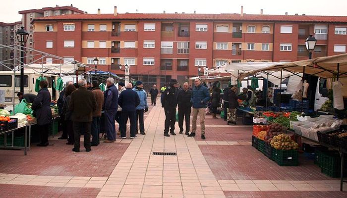El Ayuntamiento de Tarancón amplía el espacio del mercadillo para adaptarlo a la nueva normativa