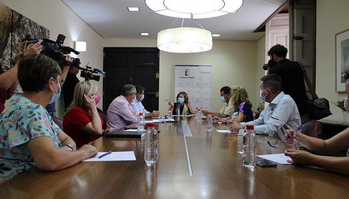 El Gobierno de Castilla-La Mancha última la aplicación del ‘Plan de Respuesta Temprana frente a la Covid-19’ en las residencias de mayores