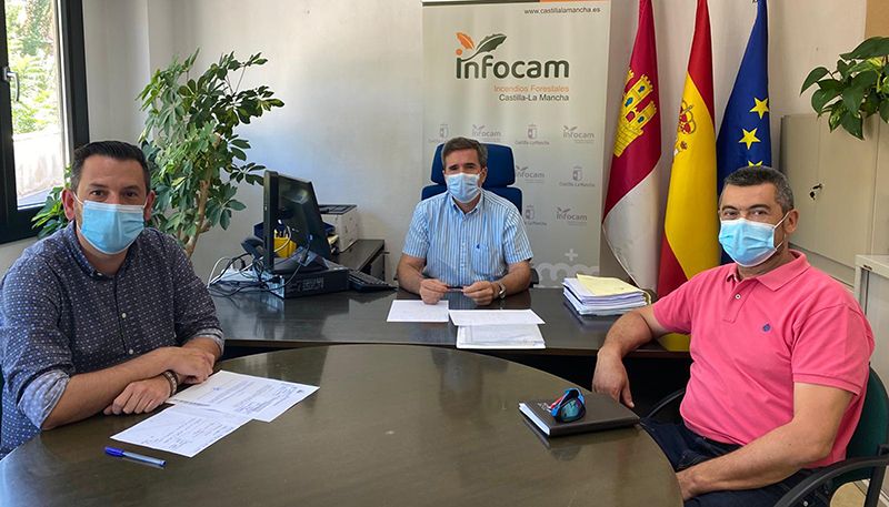 El Gobierno regional acuerda con los alcaldes de Villora y Enguidanos regular el aforo de Las Chorreras del Cabriel