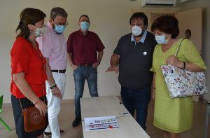 Eusebio Robles visita el centro polivalente de Apanag