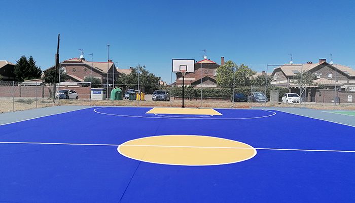 Finalizan las obras de remodelación de las pistas polideportivas del Mirador del Henares de Villanueva de la Torre