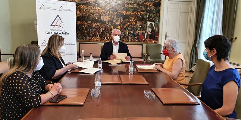 La Diputación de Guadalajara ayuda a Cruz Roja y Cáritas con 800.000 € a atender necesidades sociales en la provincia provocadas por el COVID
