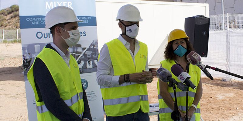 Mixer & Pack inaugura las obras de su nueva planta de fabricación en Cabanillas del Campo con una cápsula del tiempo