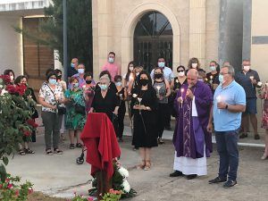 Quintanar del Rey homenajea a las personas fallecidas por la Covid-19 con un concierto y una placa en su memoria
