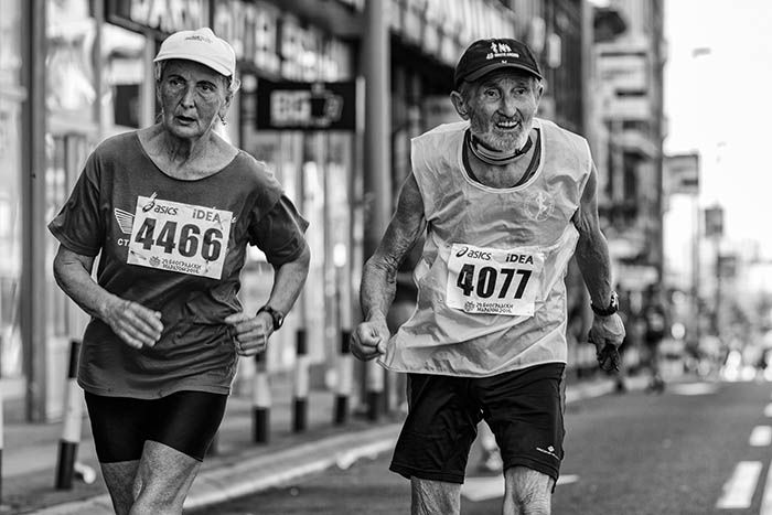 cuidados a las personas mayores