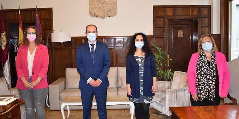 El Ayuntamiento renueva su compromiso con el Seminario de Literatura Infantil y Juvenil dentro de su apoyo a la cultura de Guadalajara