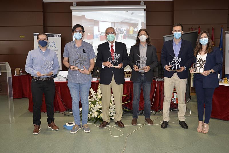 El catedrático de la UCLM Ernesto Martínez, reconocido con el Premio a la Trayectoria Científica que conceden los químicos de Castilla-La Mancha 3 El catedrático de la UCLM Ernesto Martínez, reconocido con el Premio a la Trayectoria Científica que conceden los químicos de Castilla-La Mancha