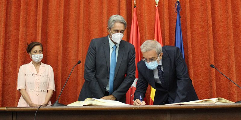 El doctor Gabriel de Arriba, jefe de Nefrología del Hospital de Guadalajara , nuevo vicedecano de la Facultad de Medicina y Ciencias de la Salud de la Universidad de Alcalá