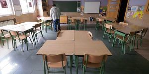 El Gobierno regional puntualiza el documento enviado a los centros escolares y desmiente que no vaya a cerrar aulas aunque haya positivos