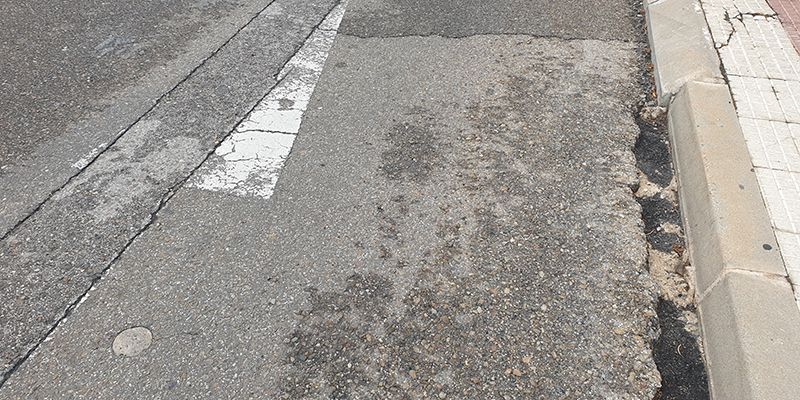 El PP denuncia que el gobierno de Rojo se niegue a aceptar la propuesta del Grupo Popular para realizar un plan de mejora de aceras y pavimento en la ciudad