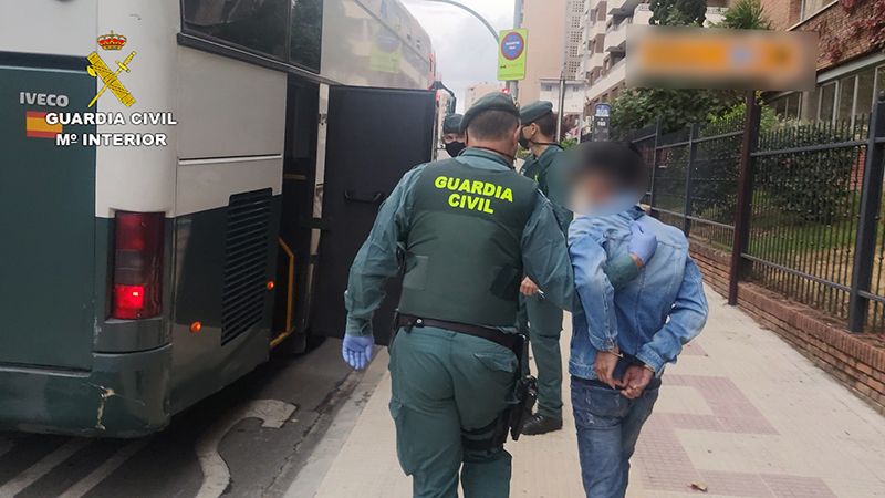 La Guardia Civil de Guadalajara libera a seis personas de nacionalidad vietnamita a los que unos compatriotas suyos tenían semi esclavizados en Sigüenza