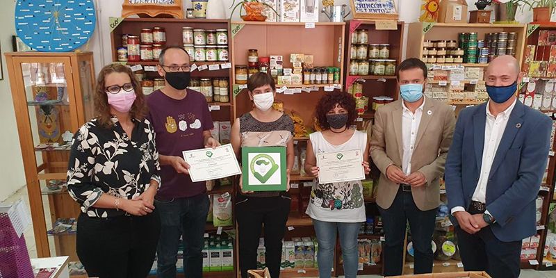 La Junta concede los distintivos a las ‘Mejores prácticas en materia de consumo’ a El Rincón Lento y DiDeSur en Guadalajara