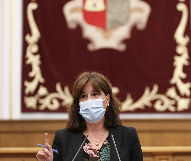 Los 450 millones de euros destinados por el Gobierno regional para apoyar la conciliación han beneficiado a 77.000 familias