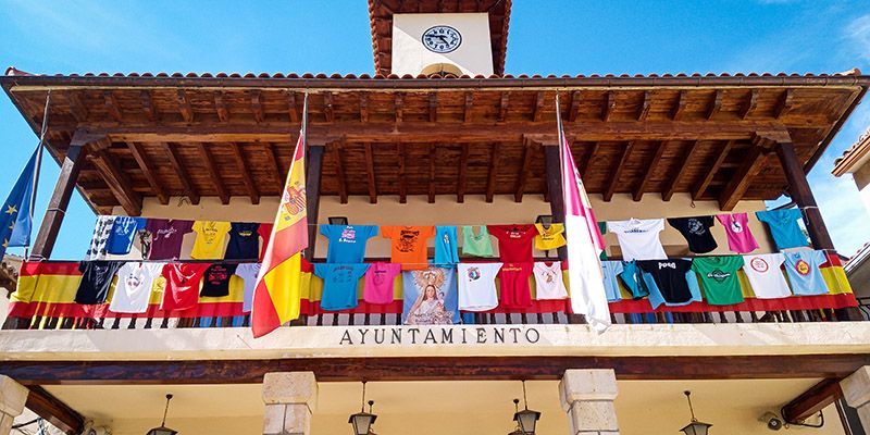 Los colores de las peñas trillanas simbolizan este año el espíritu de las Fiestas de Trillo