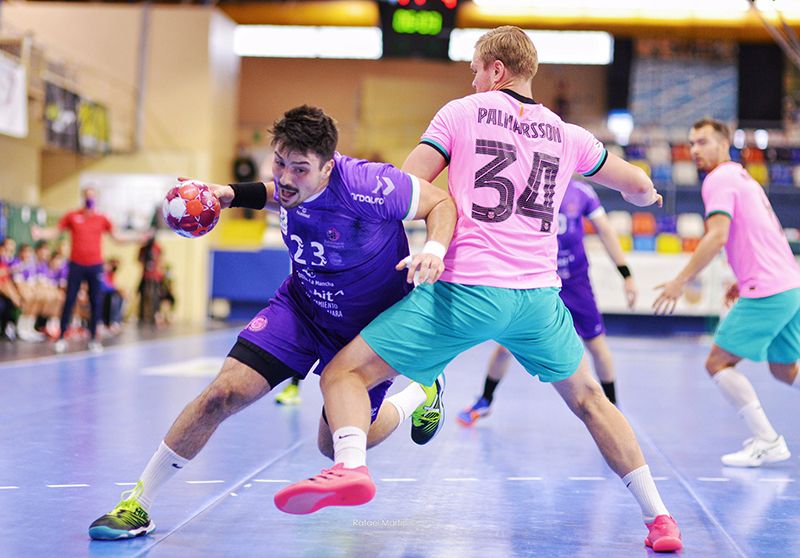 Mismo desenlace en un David Santamaría vacío Guadalajara 21-35 Barça