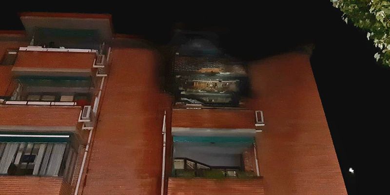 Ocho personas afectadas y 17 desalojados de las Casas del Rey de Guadalajara por un incendio intencionado