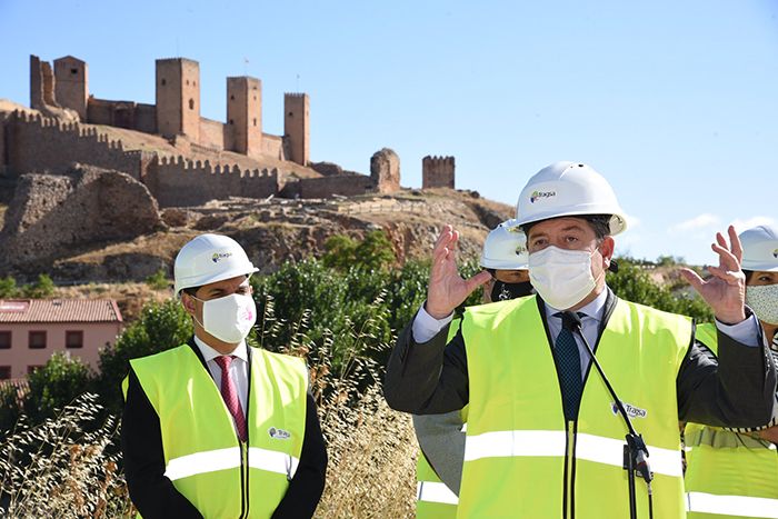 Page reivindica en Molina de Aragón políticas turísticas “que crean en Paradores” frente a las que “consisten en clausurarlos”