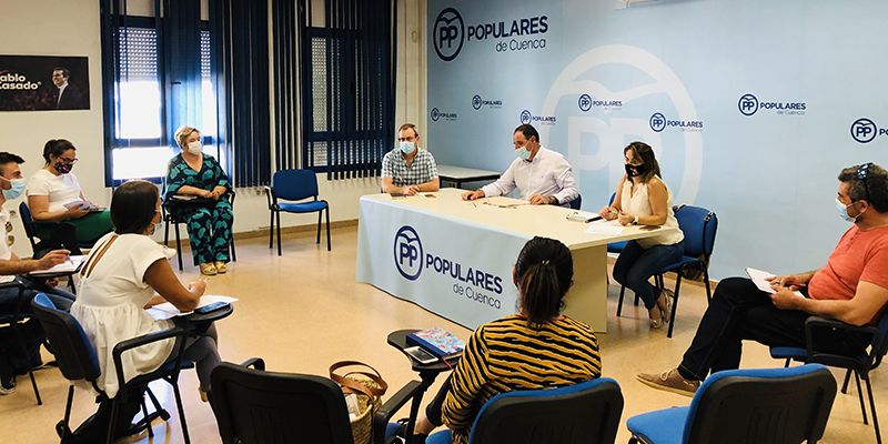 Prieto analiza junto a los diputados provinciales el retroceso de Cuenca en Educación, Sanidad o Transporte Público