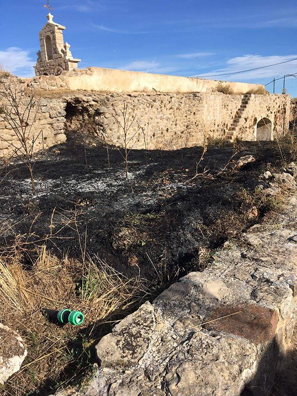 Quema controlada de maleza en el entorno de la ciudad medieval de Moya para contribuir a preservar su patrimonio 3 Quema controlada de maleza en el entorno de la ciudad medieval de Moya para contribuir a preservar su patrimonio