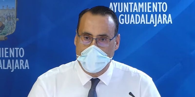 VOX traslada a Alberto Rojo las quejas de los guadalajareños por “la mala atención en los centros de salud de la ciudad”