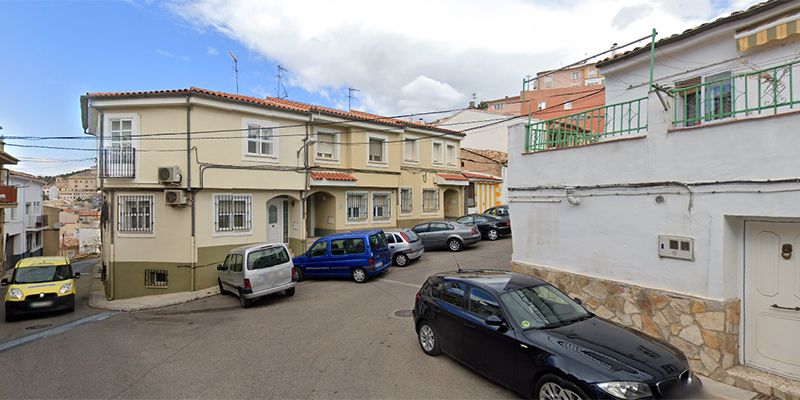 Aguas de Cuenca reparará una batería de sumideros de la calle Azafranes y varias tapas de pozos de registro en Puerta de Valencia