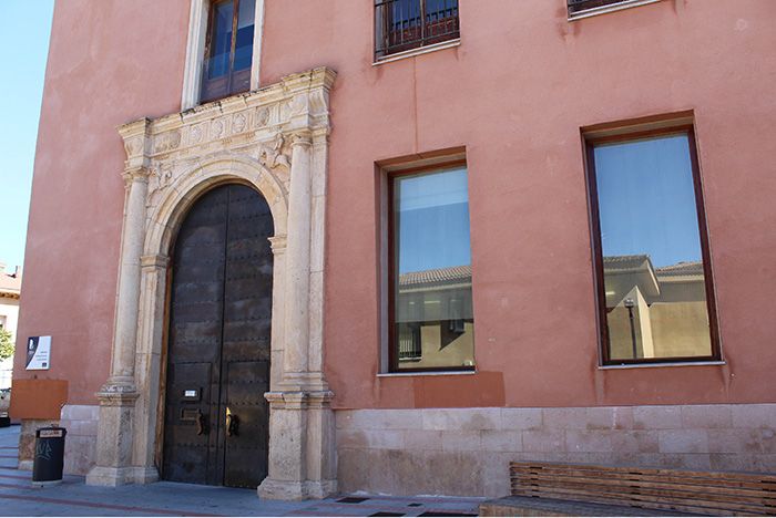 La biblioteca pública provincial de Guadalajara mantiene su actividad este curso adaptada a las medidas de seguridad sanitarias por el COVID 1 Biblioteca pública provincial de Guadalajara