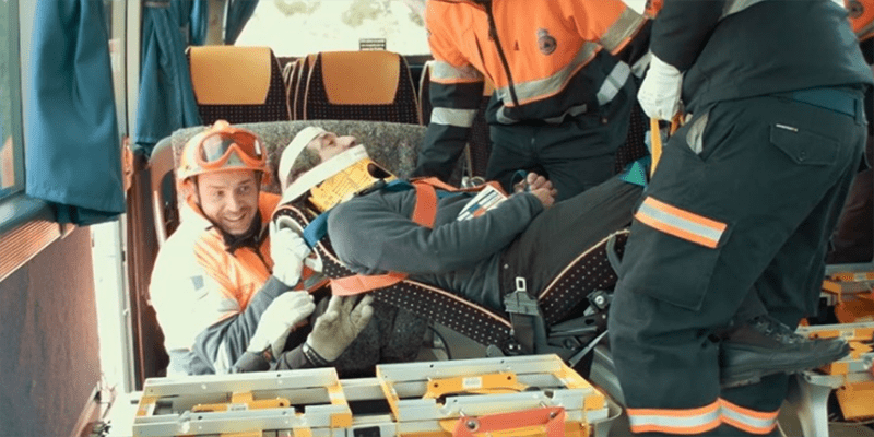 E-RESCUE entrena a los bomberos de Guadalajara en las tareas de rescate en autobuses, mediante los asientos salvavidas