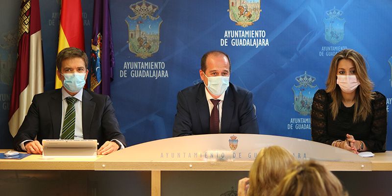 El Ayuntamiento de Guadalajara baja el IBI, suprime la tasa de terrazas para todo 2021 y crea un nuevo tributo para los solares