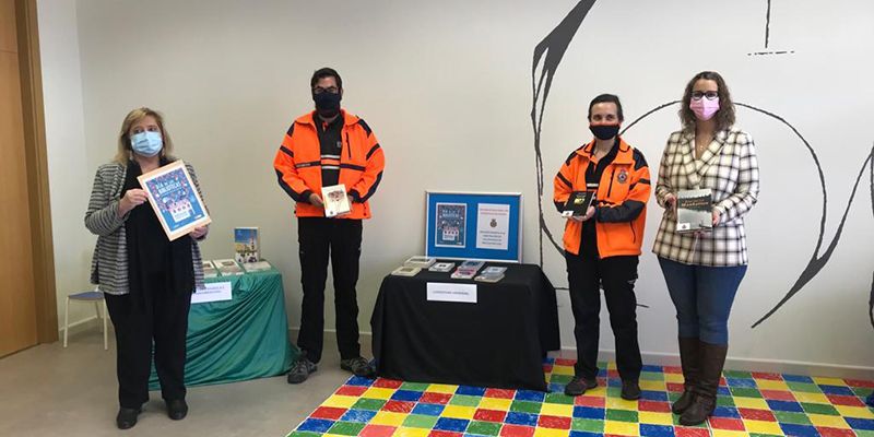 El Ayuntamiento de Guadalajara dona a Protección Civil los primeros 150 libros para inaugurar la nueva biblioteca de la agrupación