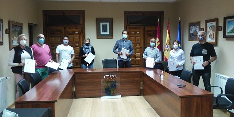 El Ayuntamiento de Jadraque firma ayudas con ocho asociaciones locales por importe de 12.500 euros