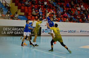 El BM Guadalajara se sentencia en la primera ante un portentoso Valladolid