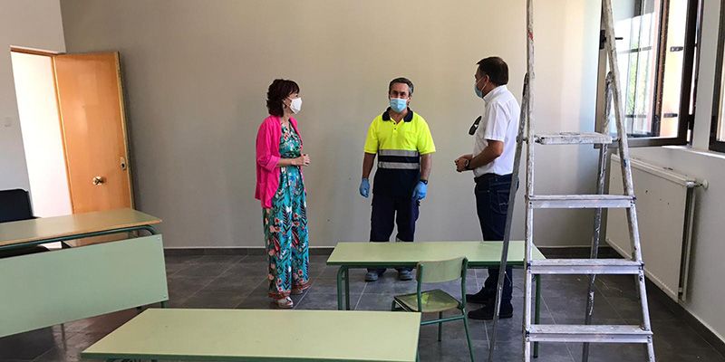 El Gobierno regional facilita la contratación de tres personas en las localidades de Montalbo y El Hito a través del Plan de Empleo