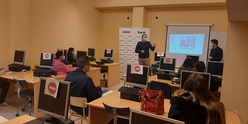 La ciberseguridad en los mercados internacionales despierta el interés de los empresarios de Iniesta