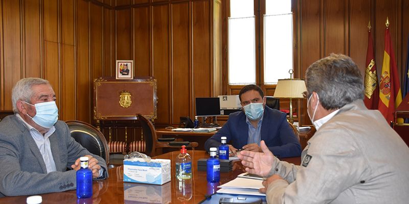 La Diputación de Cuenca ayudará a las personas mayores a través de la digitalización y la compra de material para asociaciones