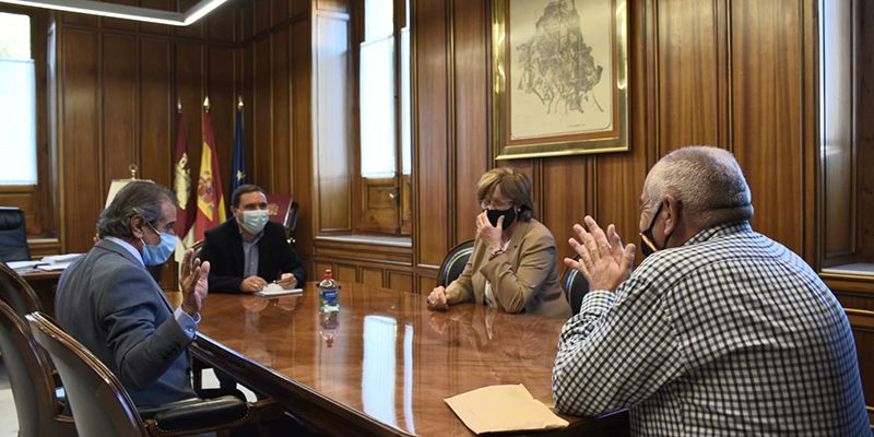 La Diputación de Cuenca formaliza el apoyo de 10.000 euros a la Asociación de Municipios de Entrepeñas y Buendía