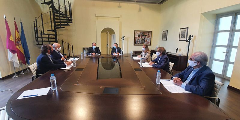 La Junta continuará avanzando en la simplificación administrativa para facilitar la actividad de las empresas castellano-manchegas