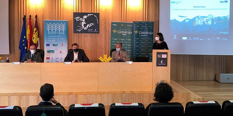 Los alumnos de UFIL conocen los desafíos a los que se debe enfrentarse una nueva empresa