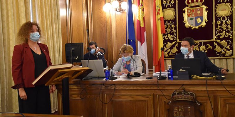 Martínez Chana da la bienvenida a Marta Tirado como nueva diputada provincial por el grupo Cuenca Nos Une