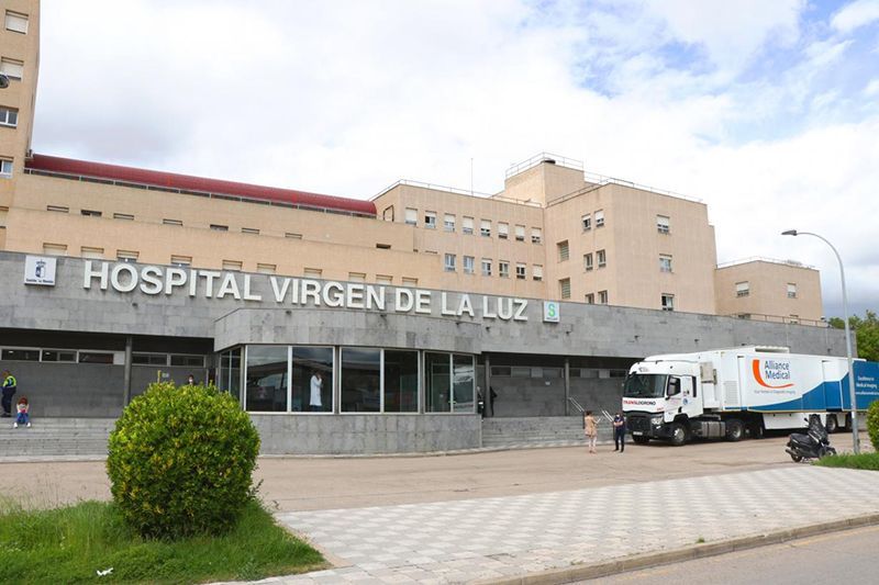 Tres ocupantes de un turismo de 18, 17 y 15 años, trasladados al Hospital Virgen de la Luz tras un accidente en El Peral 3 Virgen de la Luz