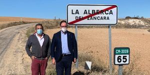 Prieto insiste en el “tercermundista” estado de la carretera Villaescusa-Alberca y pide a la Junta que la incluya en los presupuestos