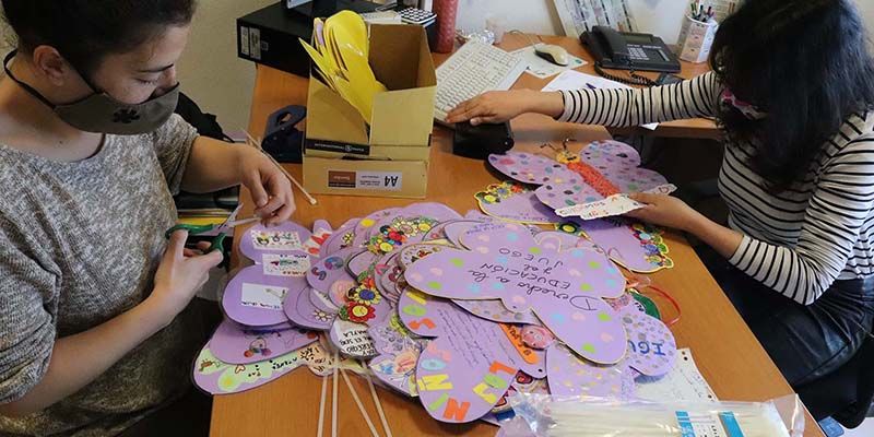 Cabanillas celebra con mariposas en el Día Internacional de la Infancia